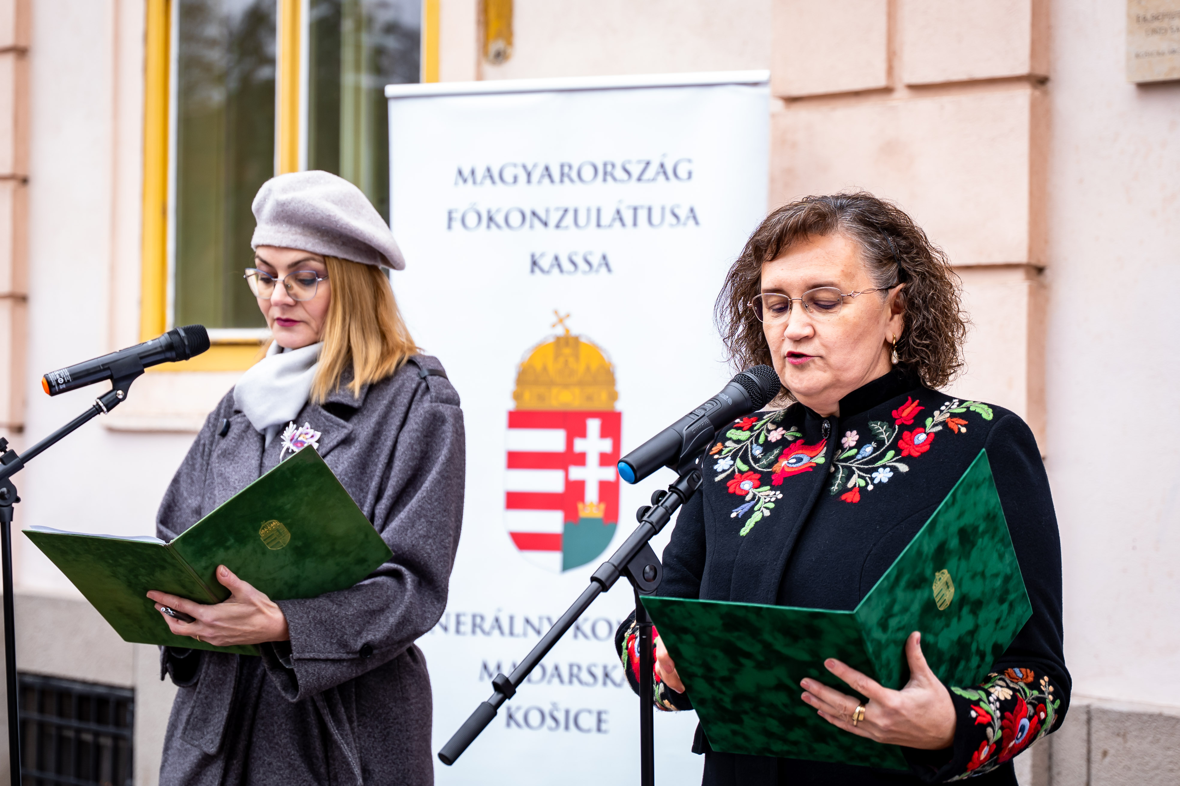 Slavnostne odhalenie pamatnej tabule na pocest kosickeho biskupa Augustina Fischer-Colbrieho-21